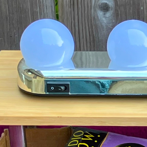 Studio Glow Professional Make-Up Lighting - Picture 5 of 12